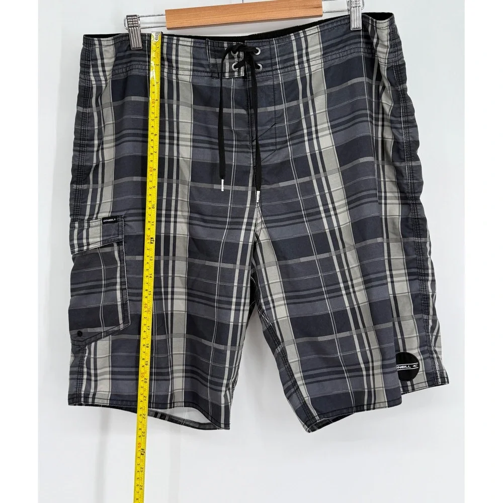 ONeill Mens Plaid Board Shorts Grey Black White Cargo Pocket Swim Trunks Sz 38